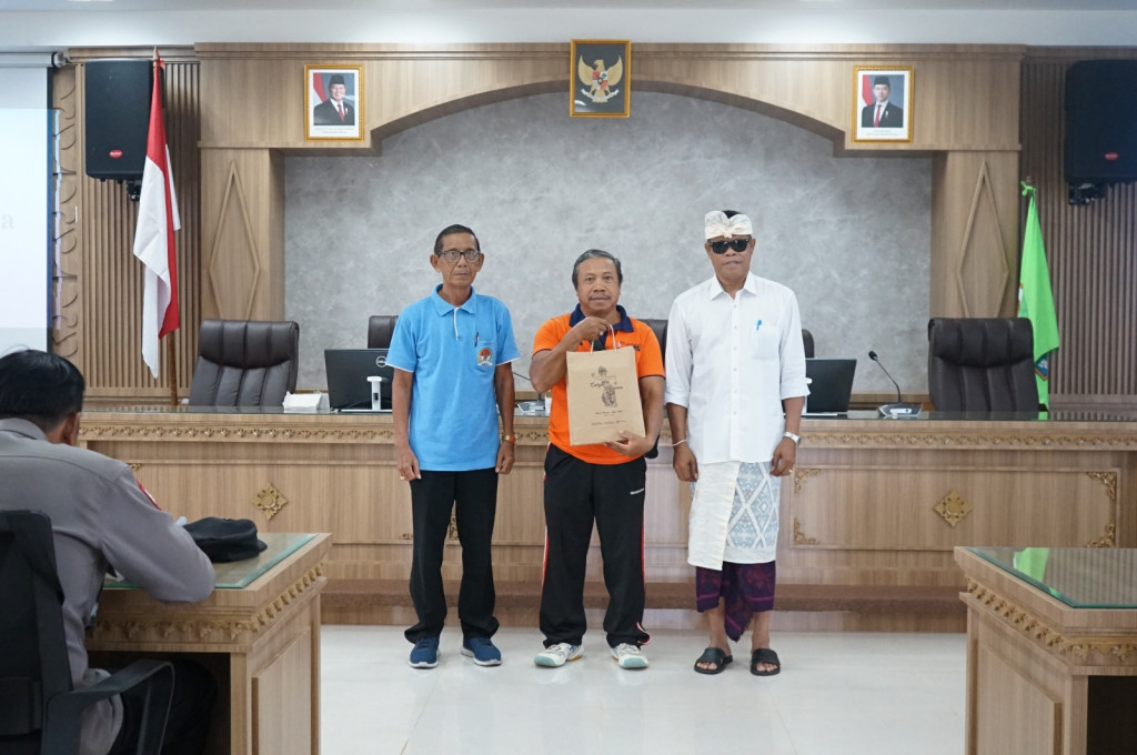 Akhir Masa Jabatan Bapak I Made Sadia : 27 Tahun Mengabdi untuk Desa Pererenan